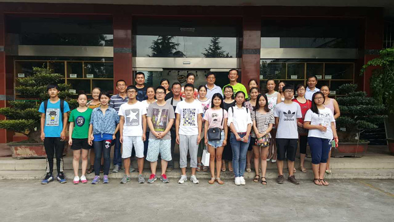 點點愛心，溫暖真情--2015年寶業（集團）公司“愛心助學”活動報道